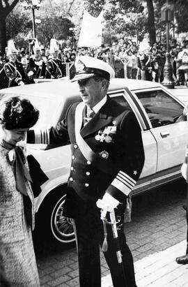 José Toribio Merino, Comandante en Jefe de la Armada de Chile, junto a su esposa