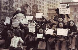 Manifestantes contra la Ley de Amnistía y por los DD.DD