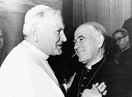 Cardenal Raúl Silva Henríquez, junto al Papa Juan Pablo II