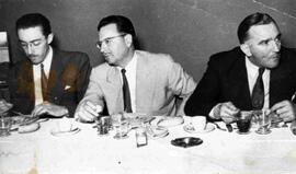 Imagen de Salvador Allende, junto a Fernando Ríos y Federico Klem, fechada el 30 de diciembre de ...