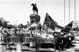 Marcha de protesta por la libertad de los Presos Políticos: Plaza Baquedano, Santiago