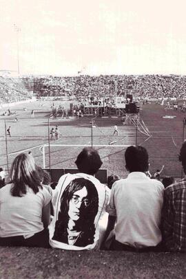 Público en el estadio Santa Laura