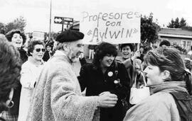 Campaña Patricio Aylwin. Mariano durante concentración en Cañete