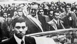 Reproducción de fotografía del ex Presidente de la República de Chile, Salvador Allende Gossen, s...