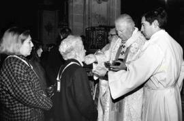 Cardenal Juan Francisco Fresno, celebra ceremonia religiosa