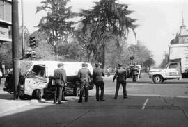 Accidentes: choque de furgón policial