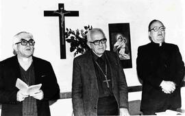 Obispos, Sergio Contreras y Bernardino Piñera, junto al Nuncio Apostólico, Angelo Sodano