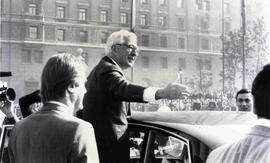 Virgilio Barco, Presidente de Colombia: Santiago, Plaza de la Constitución