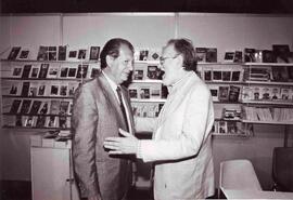 Ricardo lagos y José Donoso en la Feria del Libro