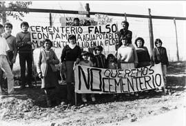 Pobladores contra cementerio