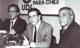 Dirigente del Partido Unión Demócrata Independientes (UDI), Víctor Pérez, Joaquín Lavín y otros: ...