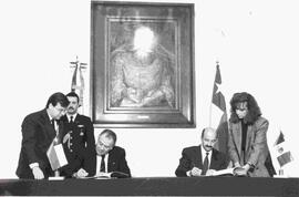 Firma acuerdo entre Chile y México, Presidentes Patricio Aylwin y Carlos Salinas de Gortari