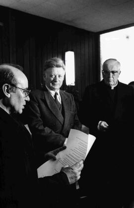 Cardenal Juan Francisco Fresno, junto a Gunther Krackstadt, Embajador de Alemania