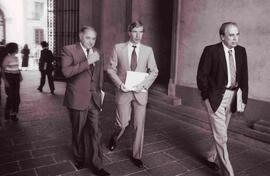 Ravinet, Jaime junto a Arriagada, Eduardo entrando al Palacio de La Moneda