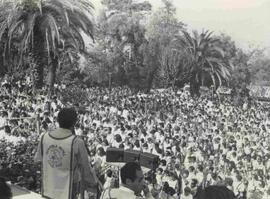 Guardia papal agradece en misa. San Cristóbal/87