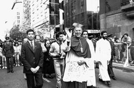 Carlos Oviedo, Arzobispo de Santiago, encabeza procesión religiosa, por las calles del Centro de ...