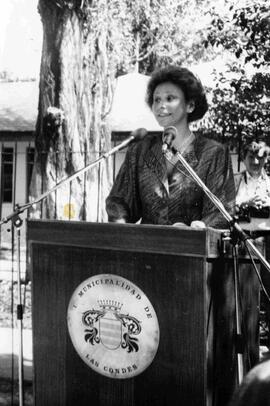 Alcaldesa de Municipalidad de Las Condes, Margarita Moreno, pronuncia discurso