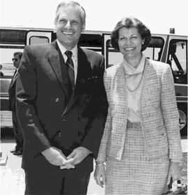 Embajador de Estados Unidos en Chile, Charles Gillespie, junto a su esposa