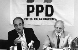 Oscar Garretón y Vicente Soto en conferencia de prensa desde la sede del PPD