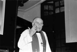 Cardenal Raúl Silva Henríquez, preside ceremonia religiosa