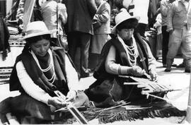 Artesanía, Macrina Challapa de Arica, Teresa Mamani Mamani de Iquelda, interior de Iquique