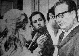 Reproducción de fotografía del ex Presidente de la República de Chile, Salvador Allende Gossen, c...