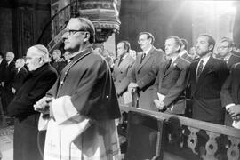 Cardenal Raúl Silva Henríquez, junto al Nuncio Apostólico Angelo Sodano y otros autoridades civil...