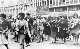 Reproducción de fotográfica, Salvador Allende, candidato a la presidencia en campaña de 1959