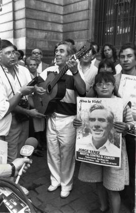 Jorge Yáñez, Folclorista promociona un recital contra el cáncer