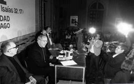 Carlos Oviedo, Arzobispo de Santiago, ofrece conferencia de prensa en la Vicaría de la Solidarida...