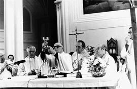 Cardenal Raúl Silva Henríquez, preside ceremonia religiosa para conmemorar sus 80 años de vida