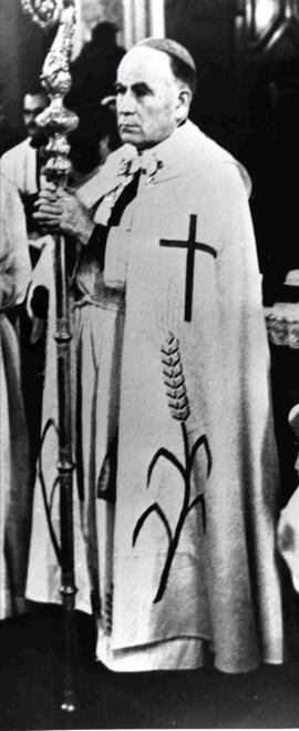 Cardenal Raúl Silva Henríquez, presidiendo la Eucaristía en la Catedral de Santiago