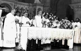 Carlos Oviedo, Arzobispo de Santiago celebra oficio religioso