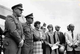 Visita en terreno de autoridades, entre ellas General Sergio Badiola Intendente Metropolitano, Ca...