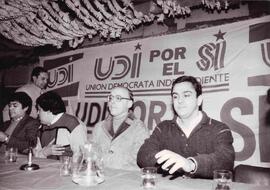 Dirigentes del Partido Unión Demócrata Independiente (UDI), Jaime Guzmán, Pablo Longueira y otros...